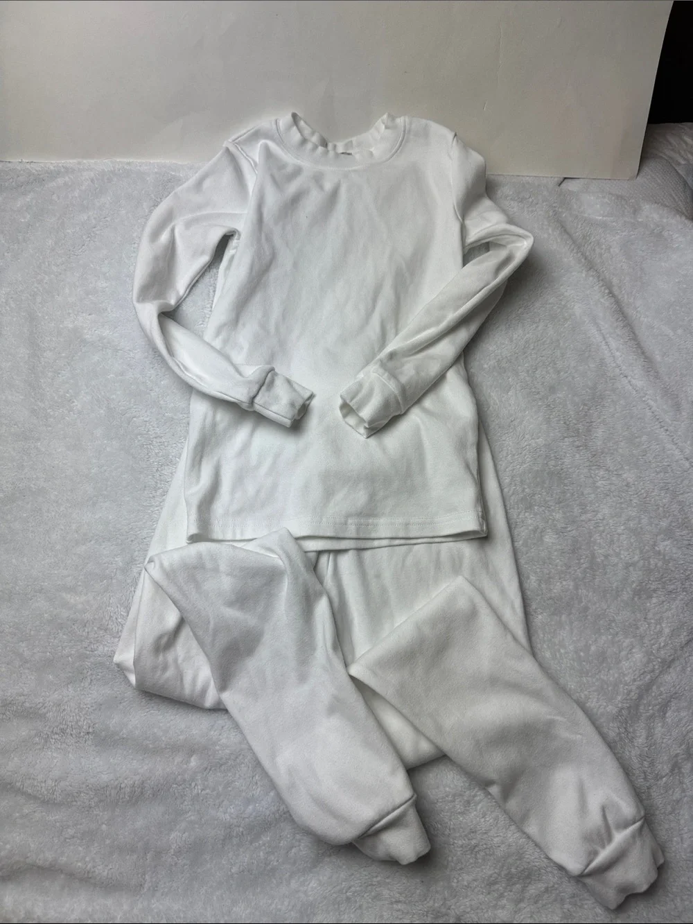 Kids White Long-Sleeve Pajama Set - Classic Comfort | Size 8